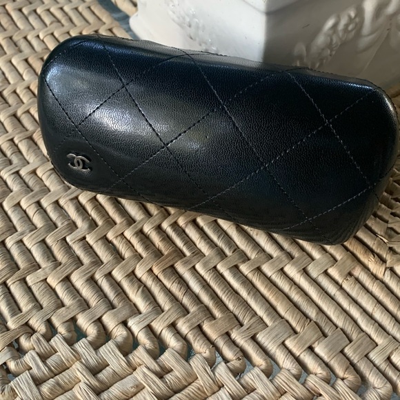 CHANEL hard sided glasses case in black quilted pattern EUC - Picture 2 of 9